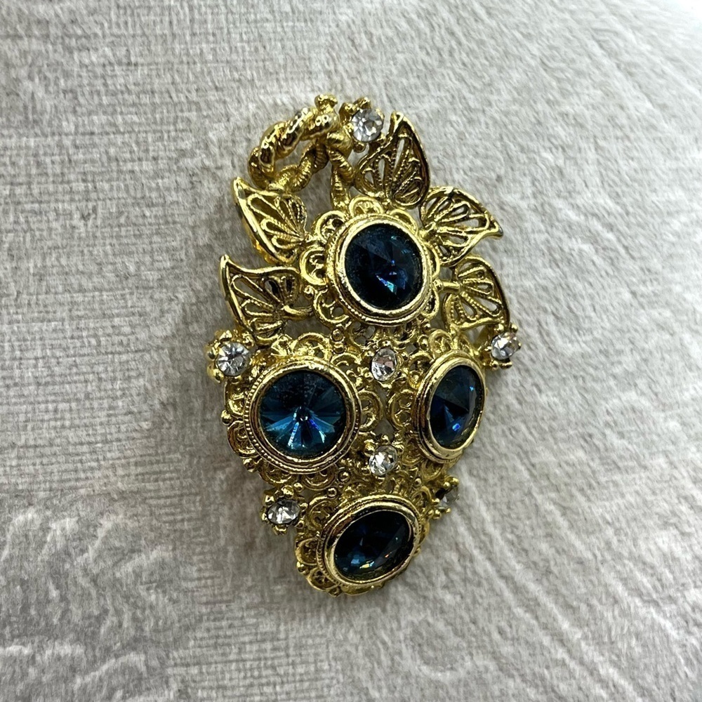 Vintage Blue Rhinestone Brooch Filigree Gold Tone Vintage signed Avante Large